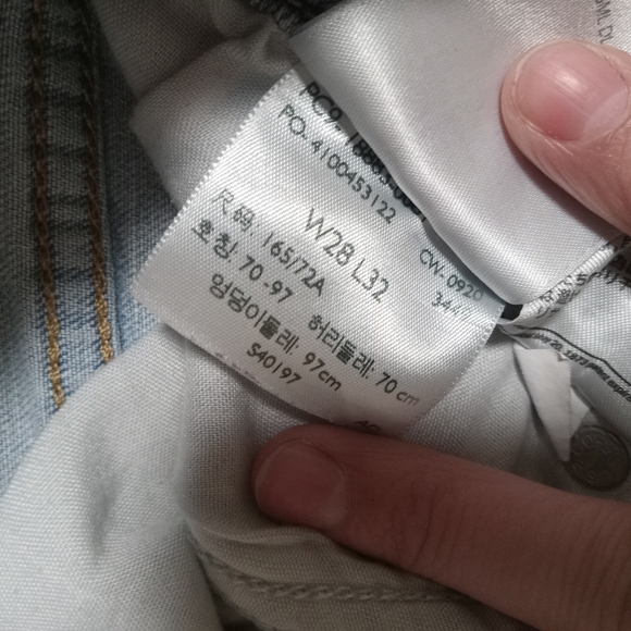 Levis 724 High Rise Straight 28 32 Distressed Jeans - Picture 4 of 8